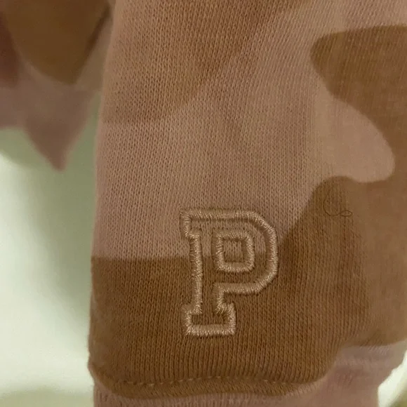 VS PINK fleece pullover in Pink camo NWT - Picture 4 of 12